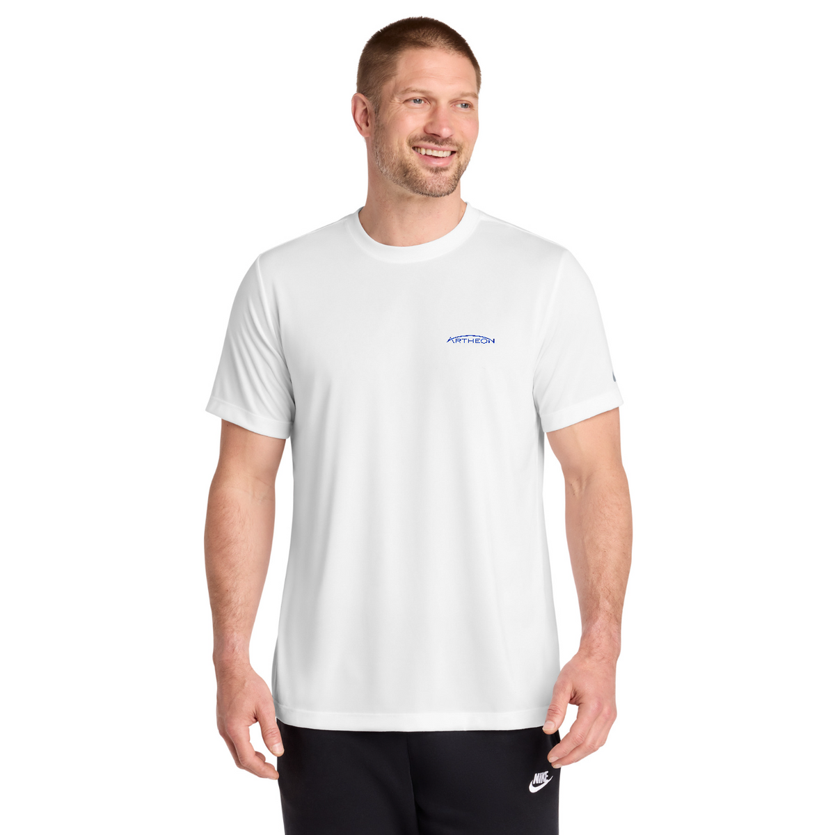 Nike Swoosh Sleeve rLegend Tee — model